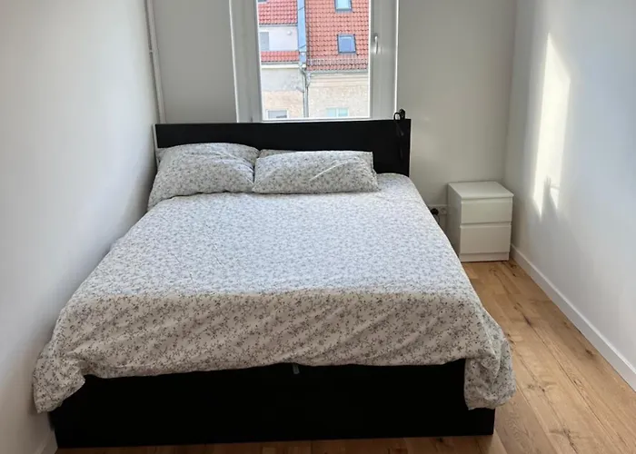 Newly Renovated Apartment In Ideal Location