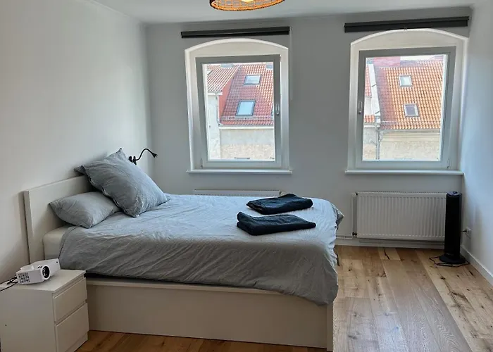 Newly Renovated Apartment In Ideal Location